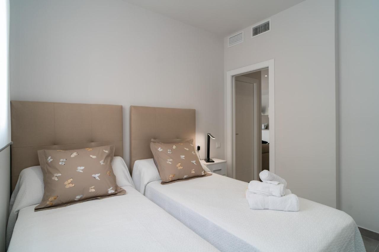 Aac Malaga - Apartamento Con Terraza, Muy Amplio, Totalmente Equipado, Cerca Del Centro Y Nuevo! Εξωτερικό φωτογραφία